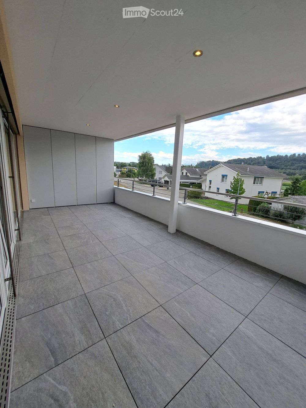 Grosszügige Wohnung mit wunderschönem Weitblick - Bild 10