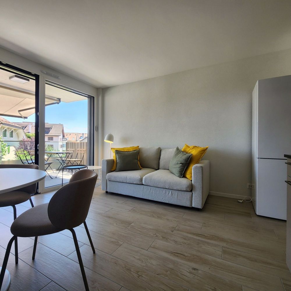 Studio neu möbliert im Zentrum von Gland mit Balkon - Bild 5