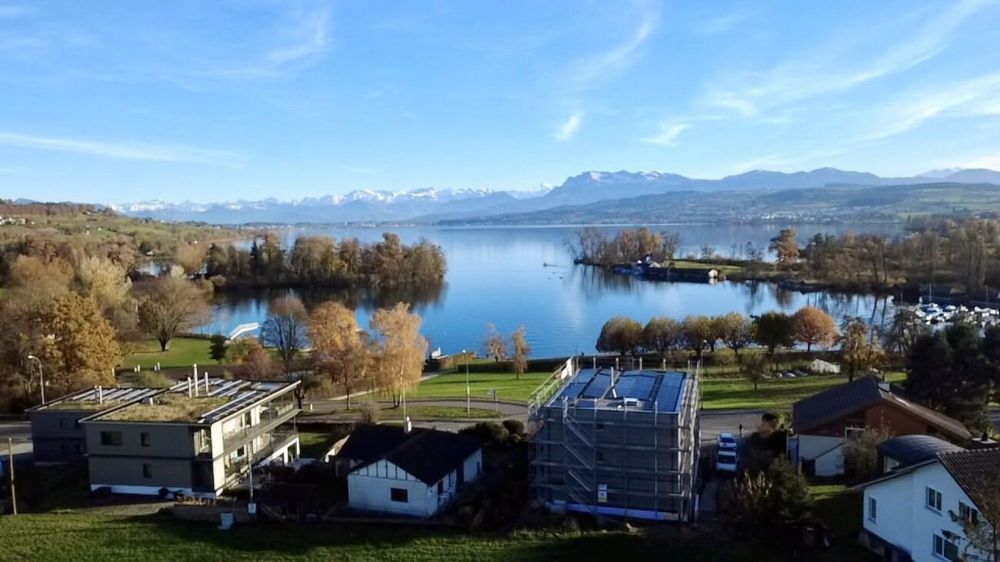 3.0 Zimmer-Wohnung an Top Lage, mit spektakulärer See- und Bergsicht - Bild 2