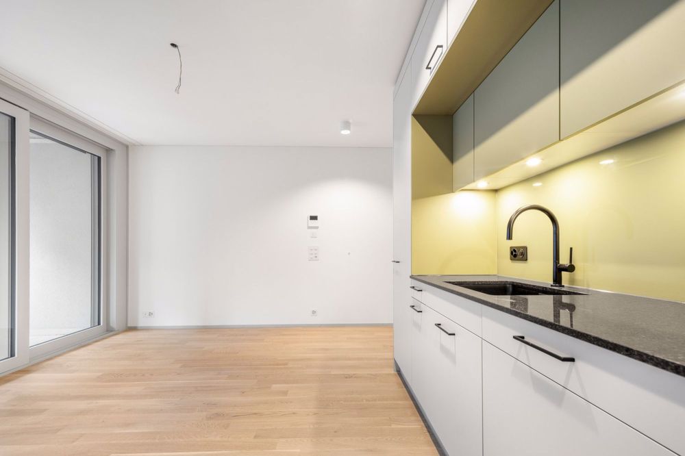 Moderne 2.5-Zimmer-Wohnung in Adliswil mit Balkon und Minergie-Zertifizierung - Bild 1