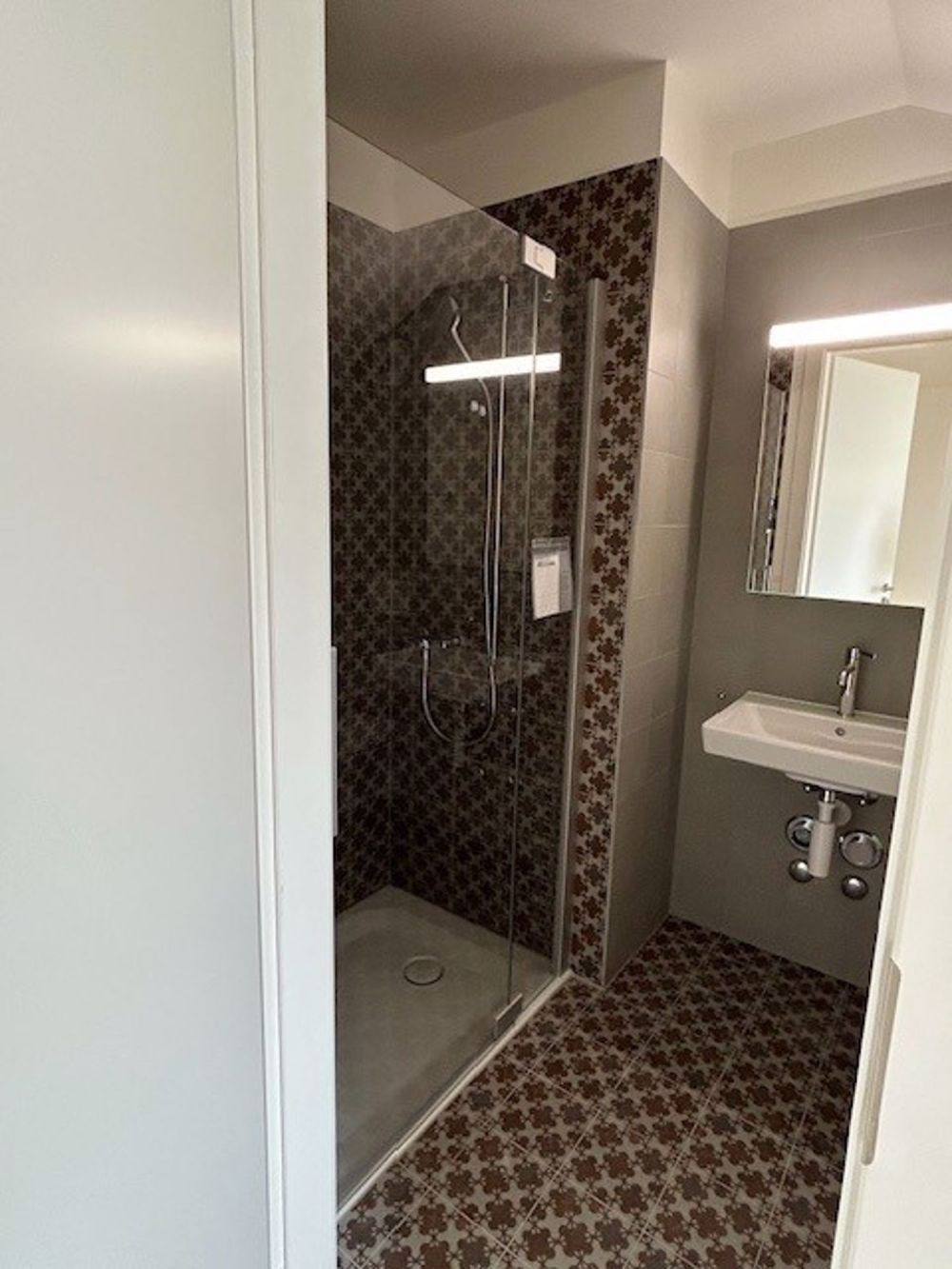 Neue 5.5-Zimmer-Wohnung, 3. Stock, ca. 128 m2 - Bild 6