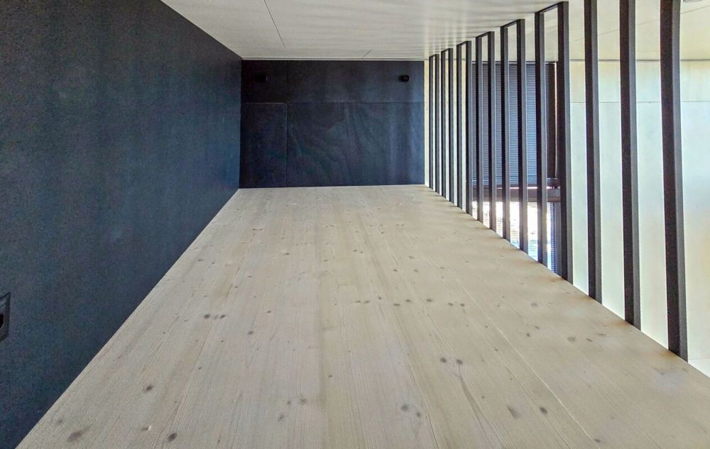 2.5 Zi-Tiny House mit unverbaubarem Weitblick - Galerie oberhalb Wohnbereich