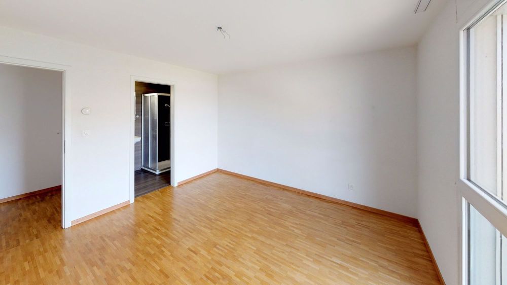 Wohnung mit 4.5 Zimmern im 1. Stock - Bild 3