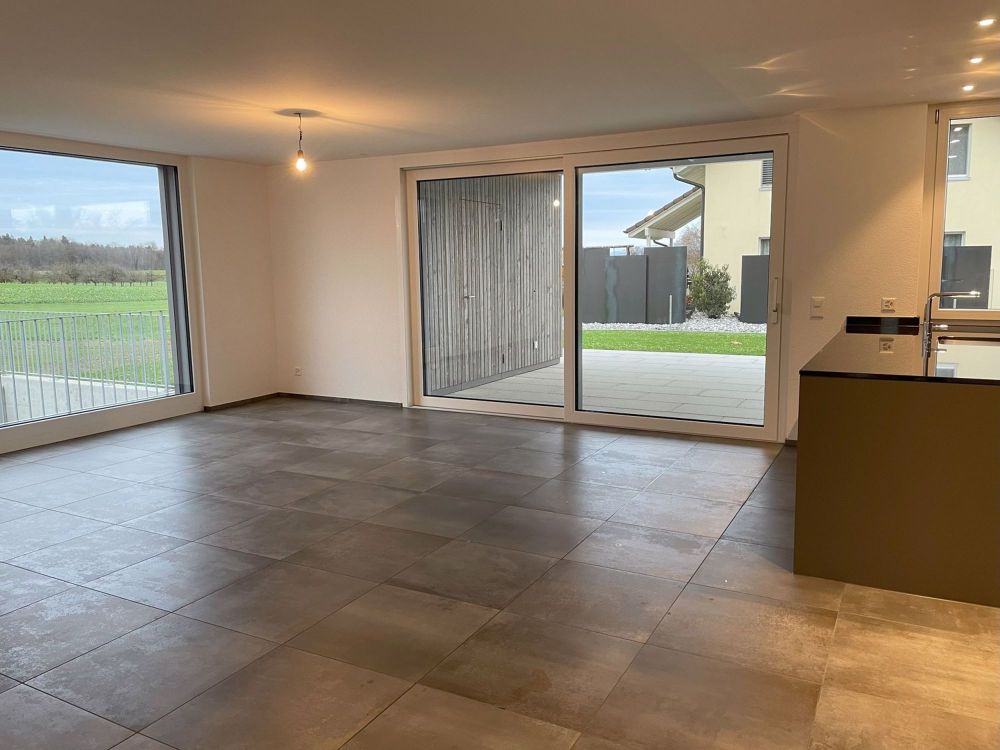 Moderne 7.5-Zimmer-Doppelhaushälfte in Sommeri zu vermieten - Bild 7