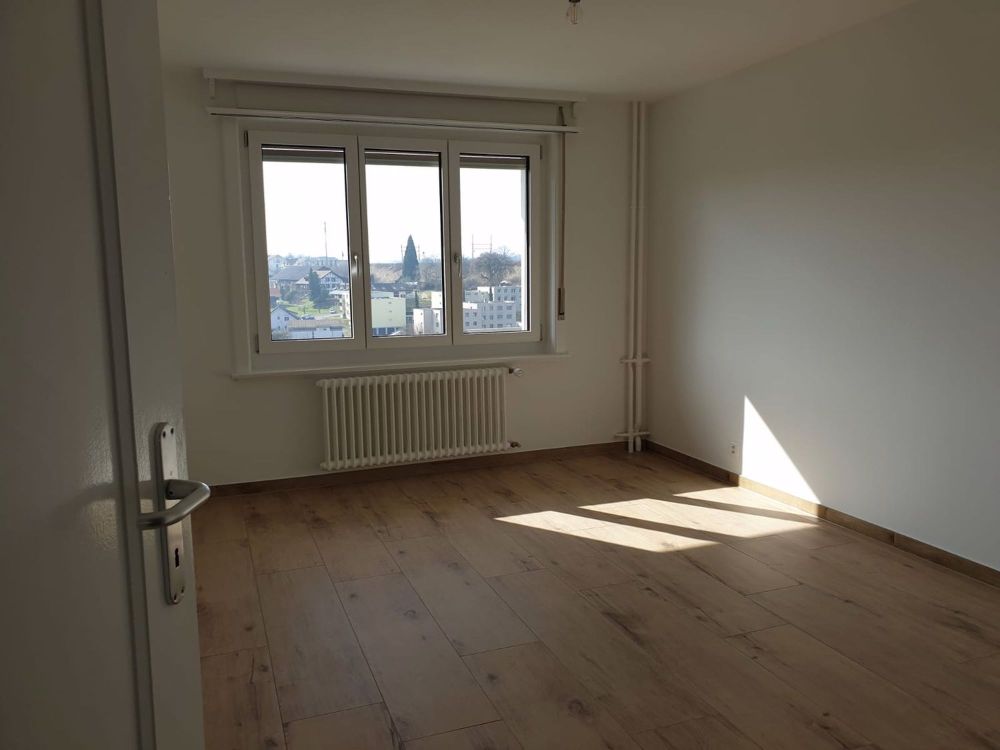 3.5-Zimmerwohnung mit Weitsicht und ganztägiger Sonne - Erstbezug nach gesamt Renovation - Bild 6