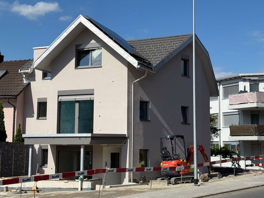 Attraktive 3 1/2 Zimmer Neubau Attika Maisonette an zentraler Lage - Bild 1