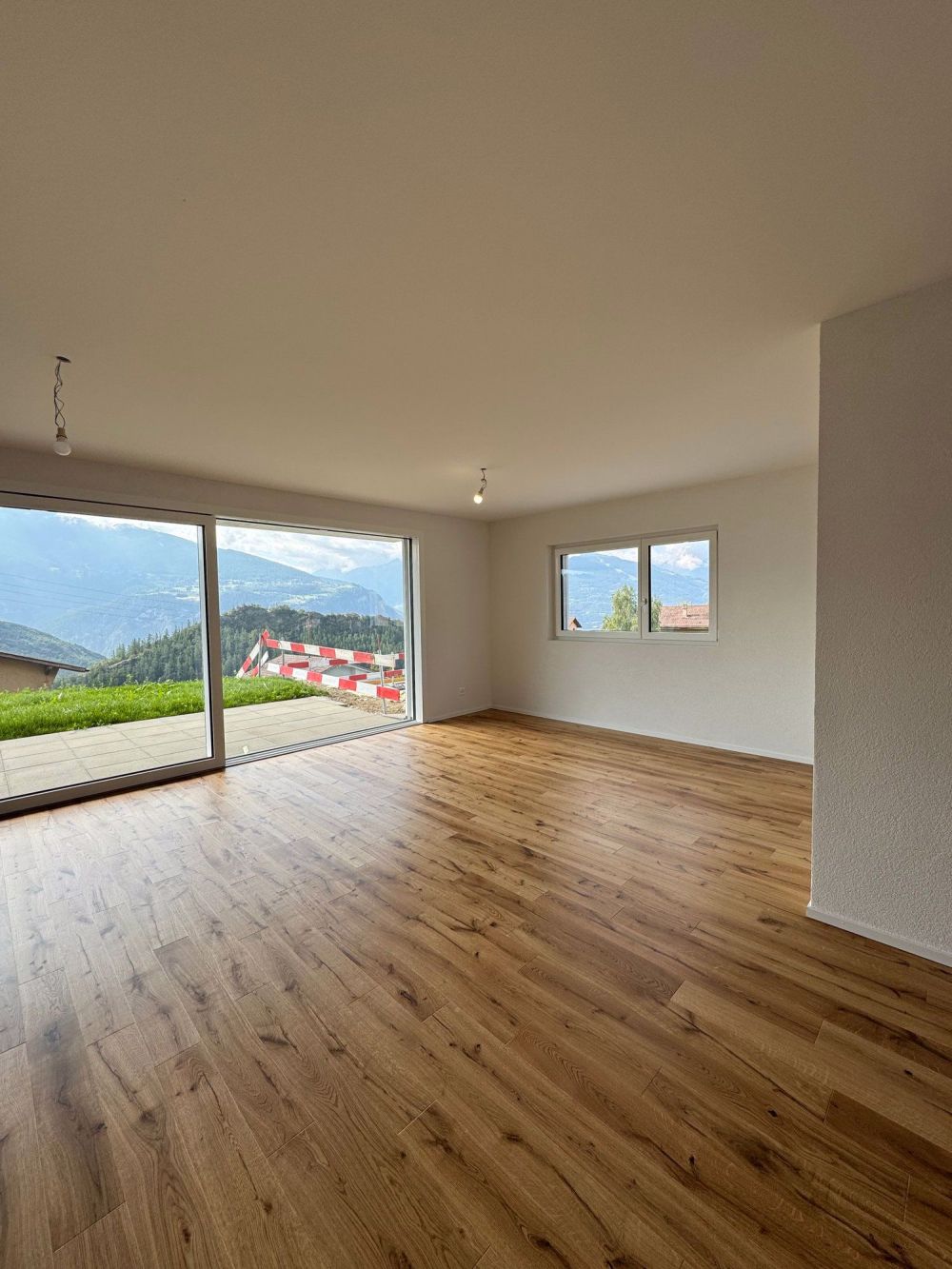 Neubau - R01 - 3.5-Zimmer-Wohnung mit Terrasse und Garten - Bild 2