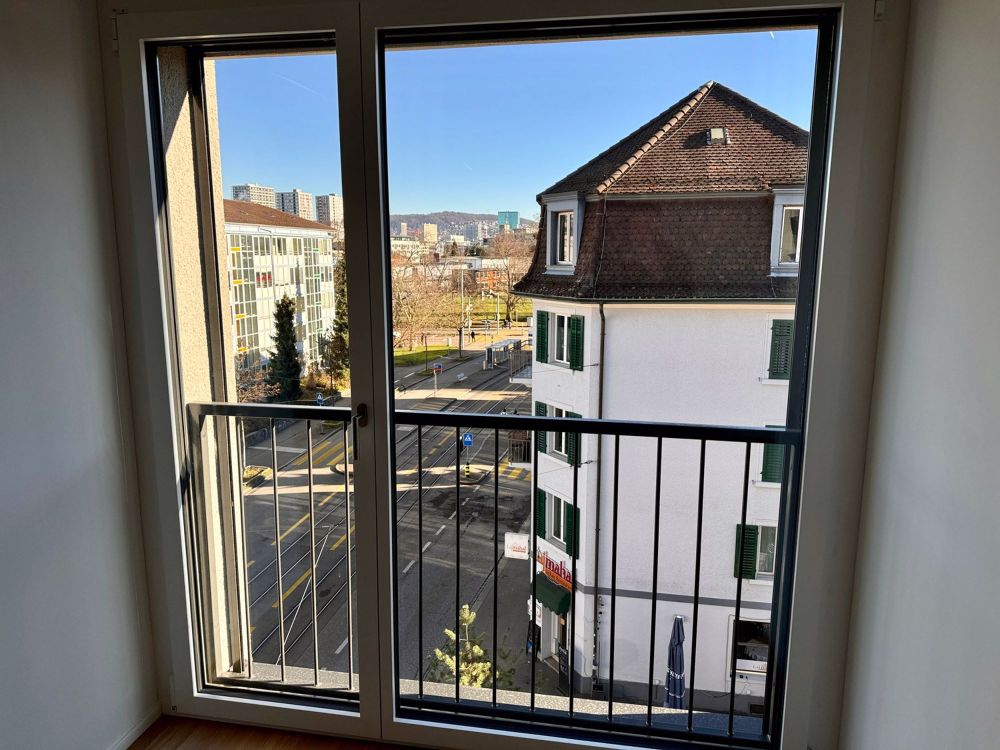ERSTVERMIETUNG: helle und moderne Wohnung in Altstetten - Bild 2