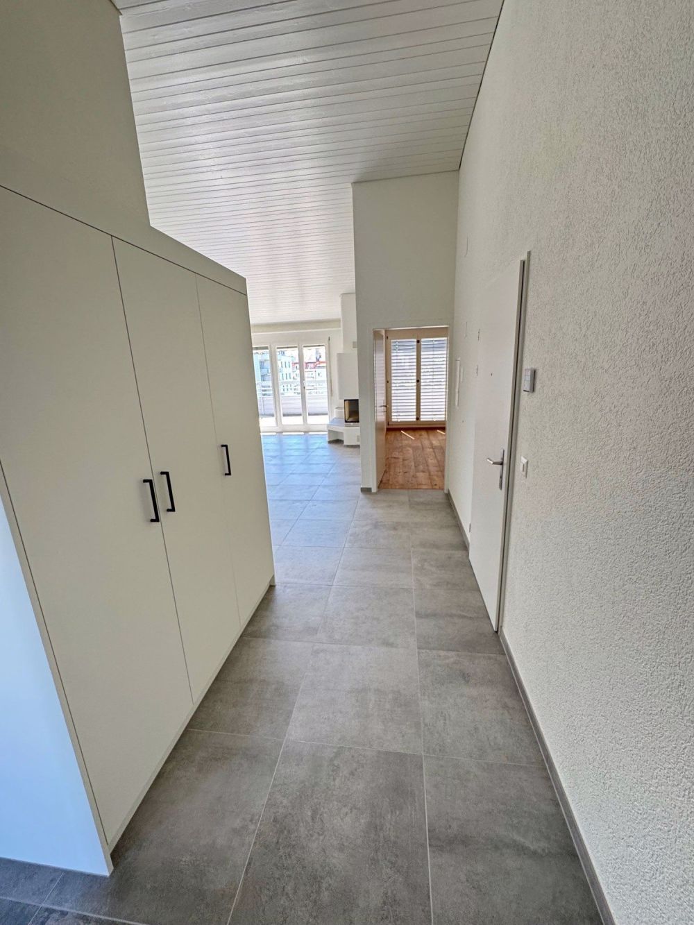 Modern sanierte 3.5-Zimmer-Attika-Wohnung im Herzen von Biel - Bild 12