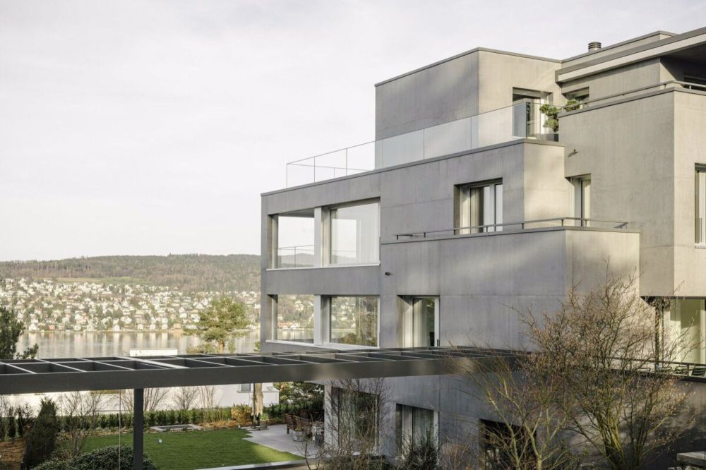 Exklusive 3.5-Zimmerwohnung mit unverbaubarem See- und Bergblick - Bild 1