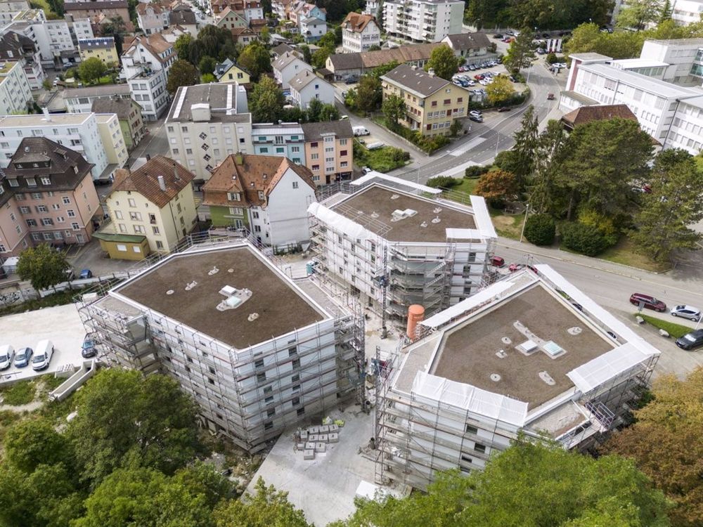 TRAUMHAFTER NEUBAU IN GRENCHEN ZU VERMIETEN - Bild 1