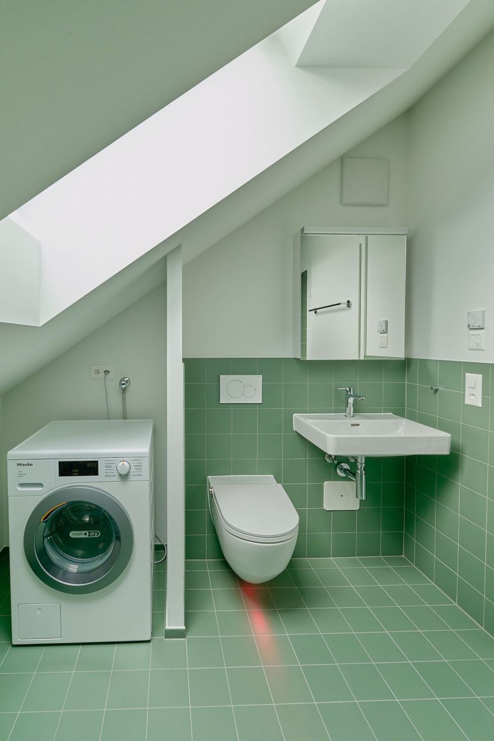 2.5-Zimmer Dachwohnung mit einmaliger Aussicht - Bild 9