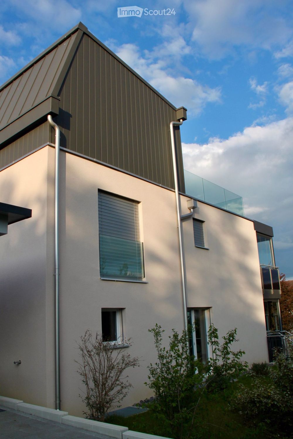 Charmante Duplex-/Maisonette-Wohnung in Oberwil mit Carport und Aussicht - Bild 13