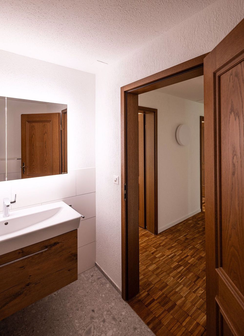 Erstvermietung nach Komplettsanierung: 4.5-Zimmer-Wohnung mit Sitzplatz in Wagen - Bild 12
