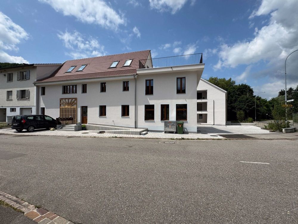 Stilvolle Dachmaisonette mit grosser Terrasse und Bergblick - Bild 3