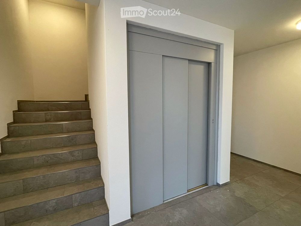 Moderne 2.5-Zimmer-Wohnung in Mörschwil mit Balkon und Garage - Bild 11