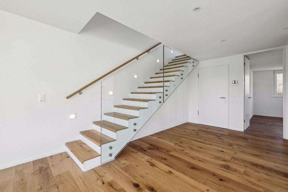 4.5-Zimmer Maisonettwohnung Erstvermietung - Treppenaufgang in's 2. OG