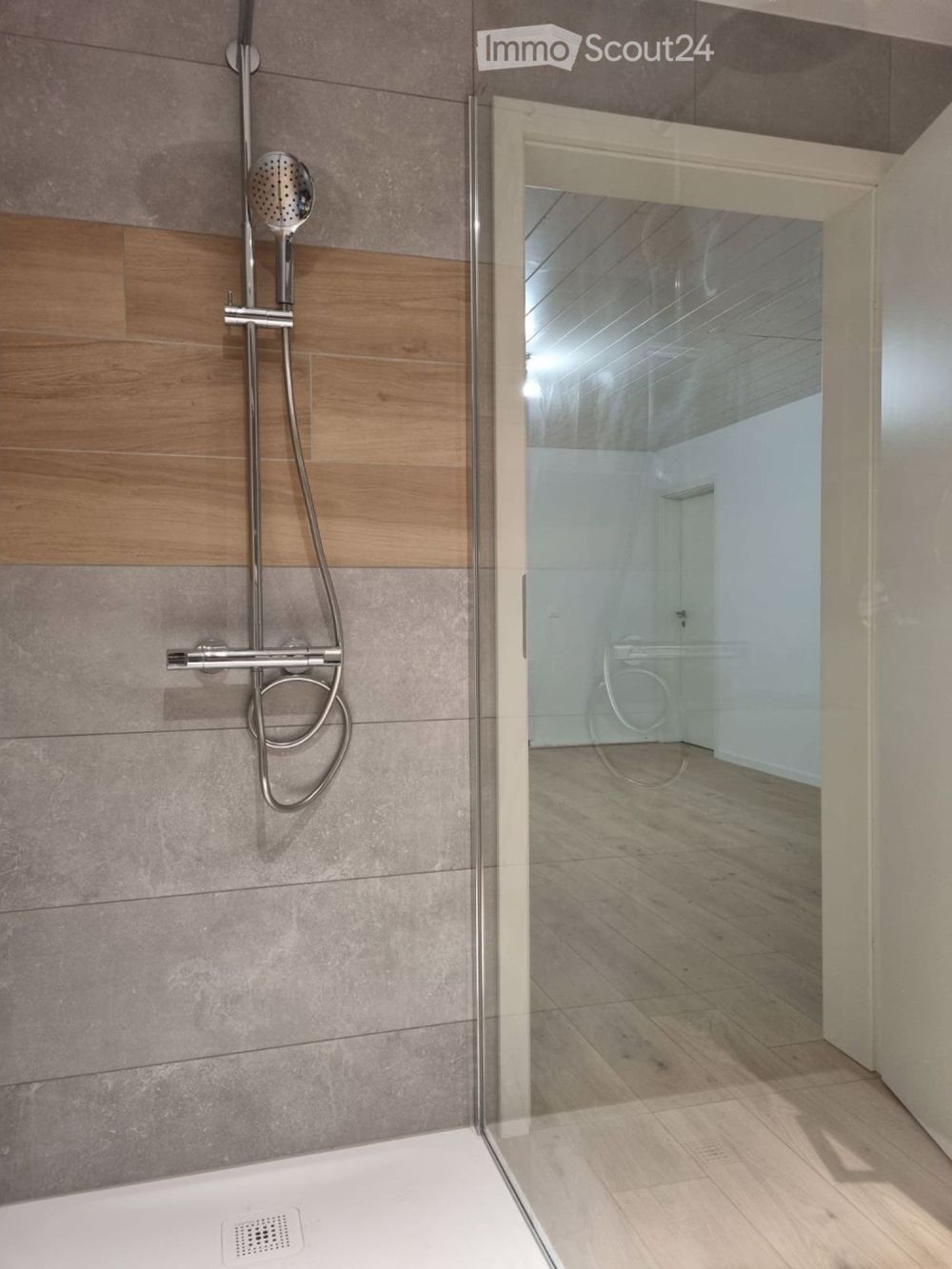 ERSTKLASSIG NEU - 5.5 ZIMMER IN VILLA IN SAVIGNY (VD) - Bild 6