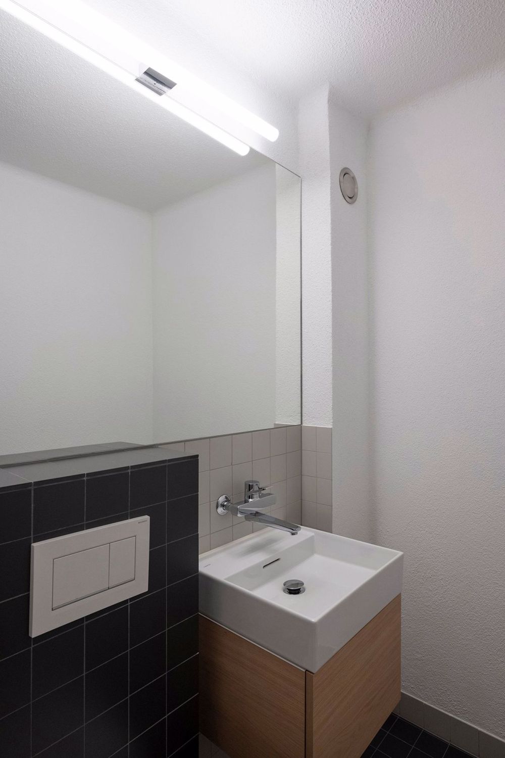 ERSTBEZUG nach Totalsanierung - lichtdurchflutete Wohnung mit spannendem Layout - Bild 9