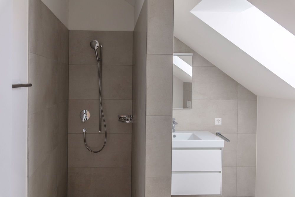 Helle 3.5 Zimmer-Dachwohnung - Ihr Wohnglück beginnt hier! - 006A6524.jpg