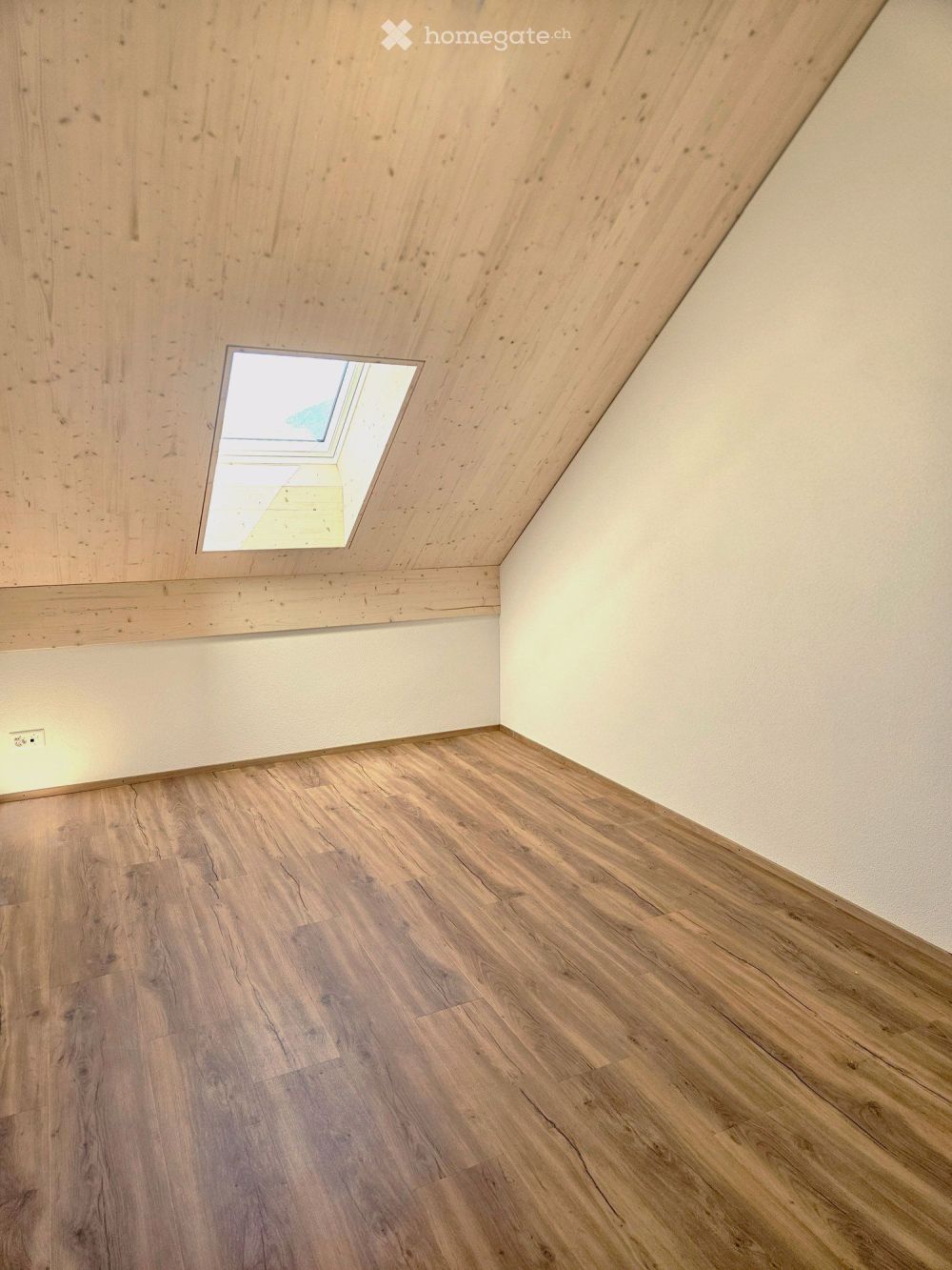 Moderne 5.5-Zimmer-Dachwohnung in Schübelbach - Bild 9