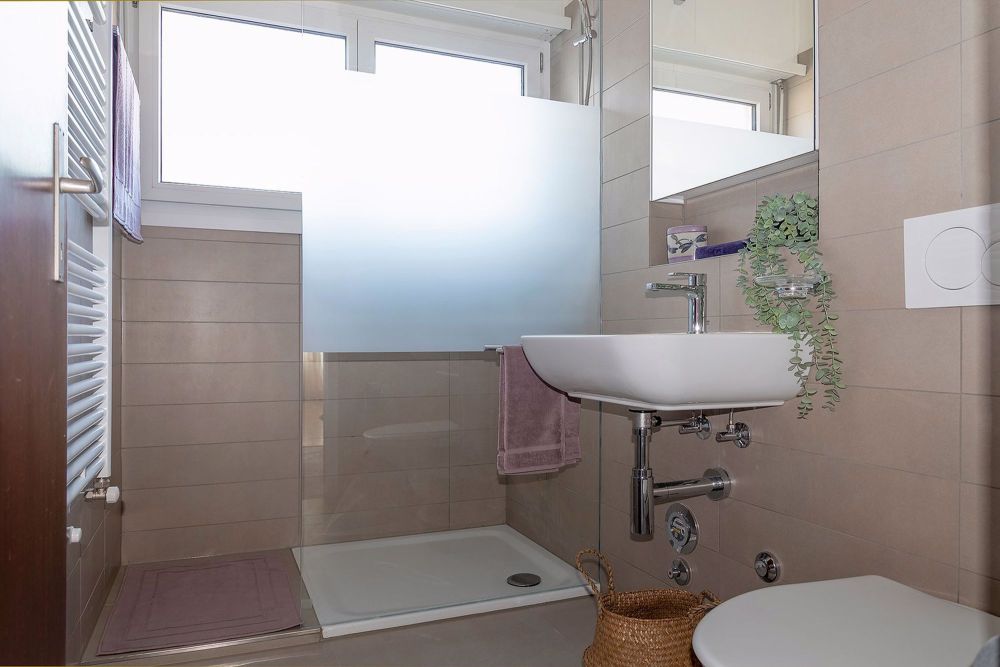 Luminoso appartamento ristrutturato con balcone e vista aperta - Bagno 1