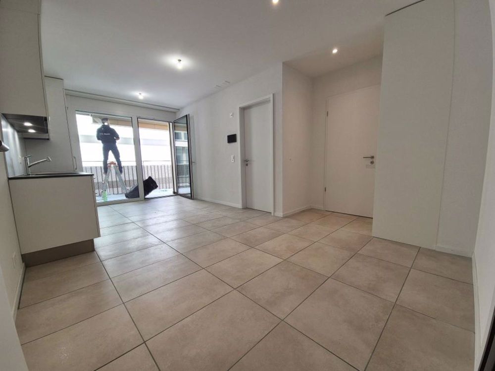 Appartement neuf de 2.5 pièces au 1er étage pour senior avec 2 balcons - Bild 3