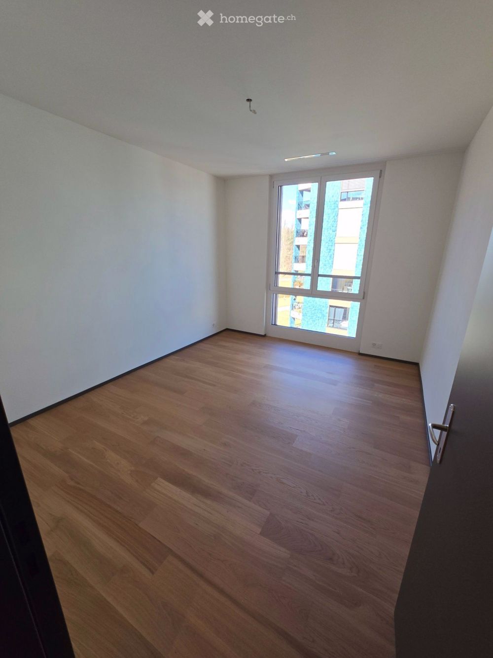 Moderne 5.5-Zimmer-Neubau-Wohnung mit Minergie-Standard in Manegg - Bild 4
