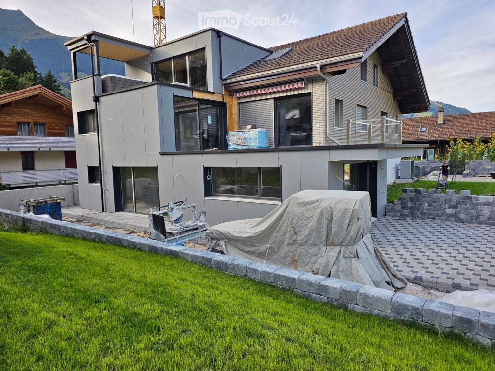 Moderne 4.5-Zimmer-Neubau-Wohnung in Frutigen - Bild 1