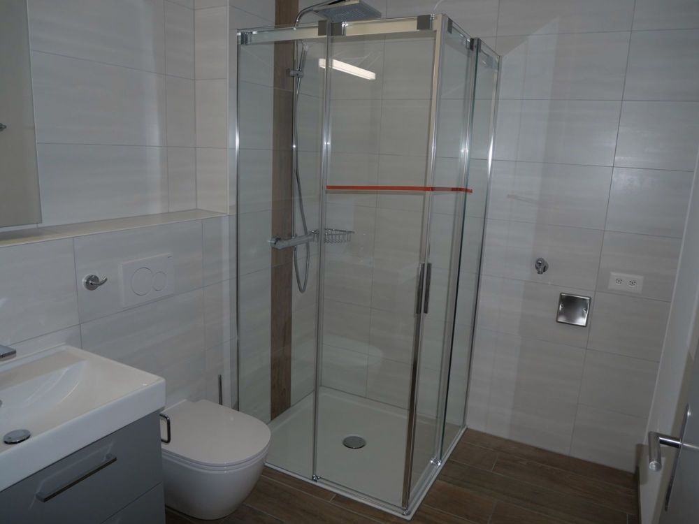 FRIBOURG - BOURGUILLON - MAGNIFIQUE APPARTEMENT 3.5 PIECES - - Salle de douche