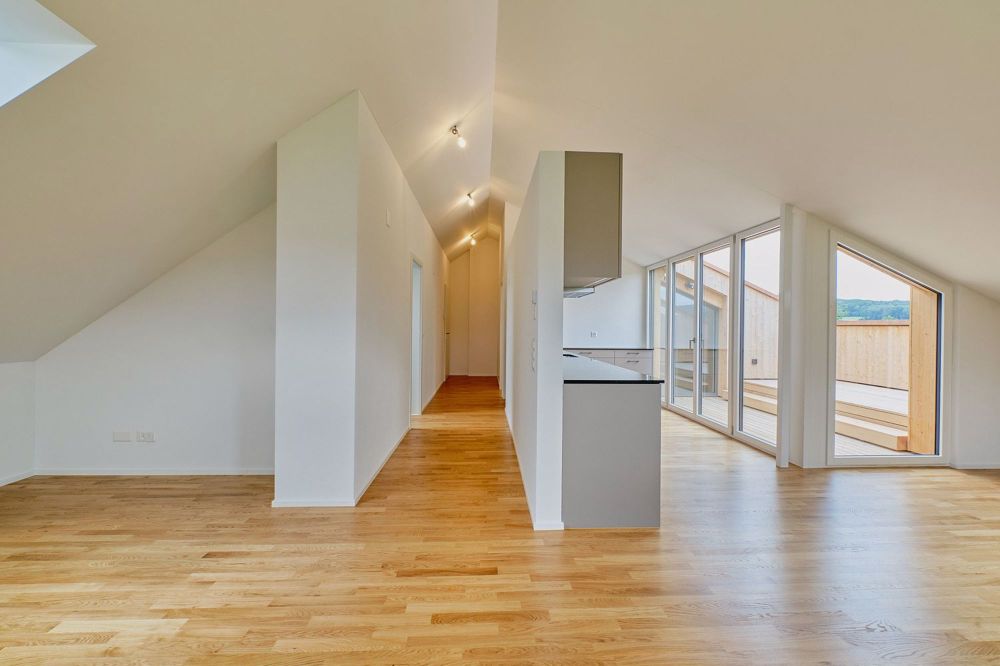 2.5-Zimmer Dachwohnung mit einmaliger Aussicht - Bild 3