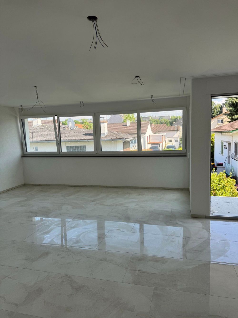 Erstbezug: Moderne 4.5- Zimmer- Wohnung - Bild 4