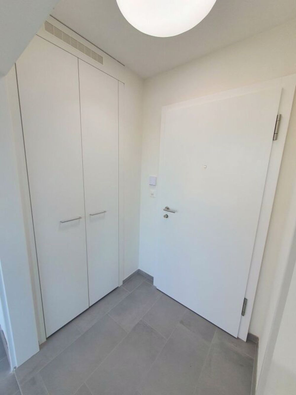 Erstbezug unserer neu sanierten 3.5 Zimmerattikawohnung! - Entrée