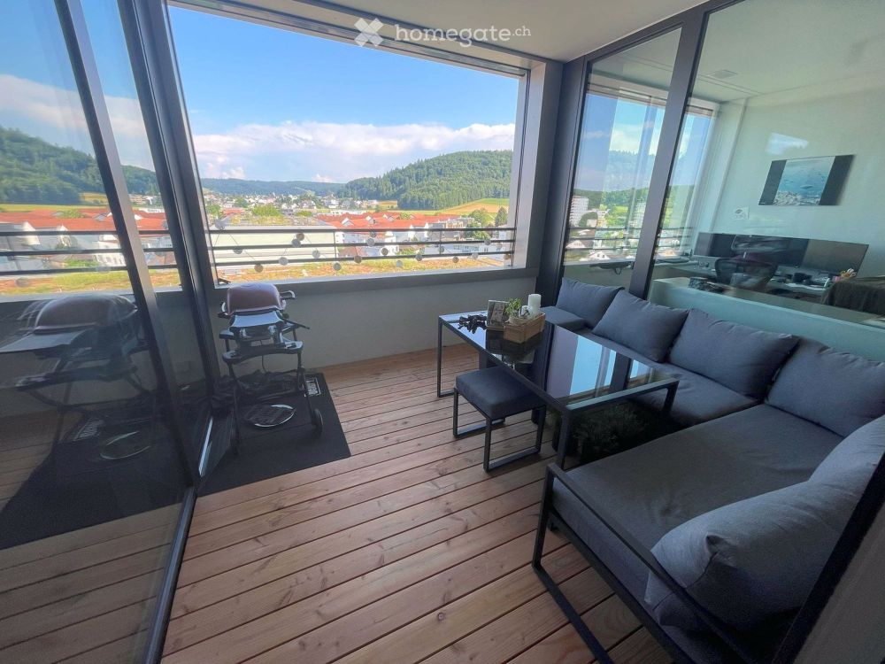 Moderne 3.5-Zimmer-Wohnung mit atemberaubendem Ausblick in Suhr - Bild 1