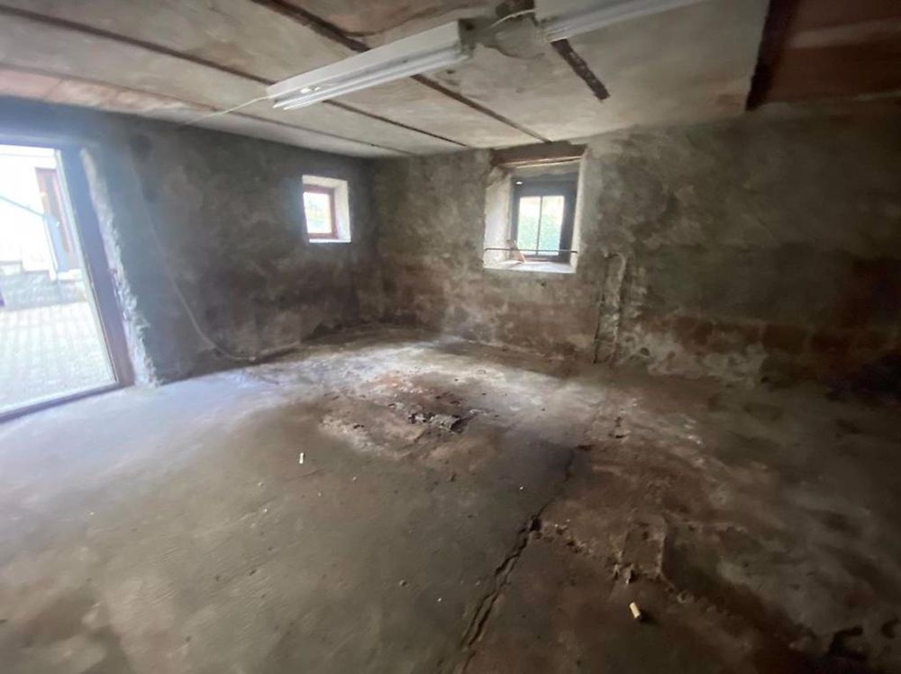 zentrale Lage zum Ausbauen / centrale, da riattare - Bild 8