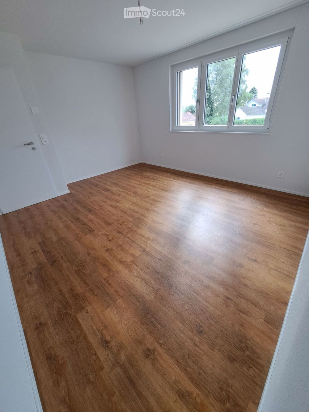 Grosszügige Wohnung mit wunderschönem Weitblick - Bild 9
