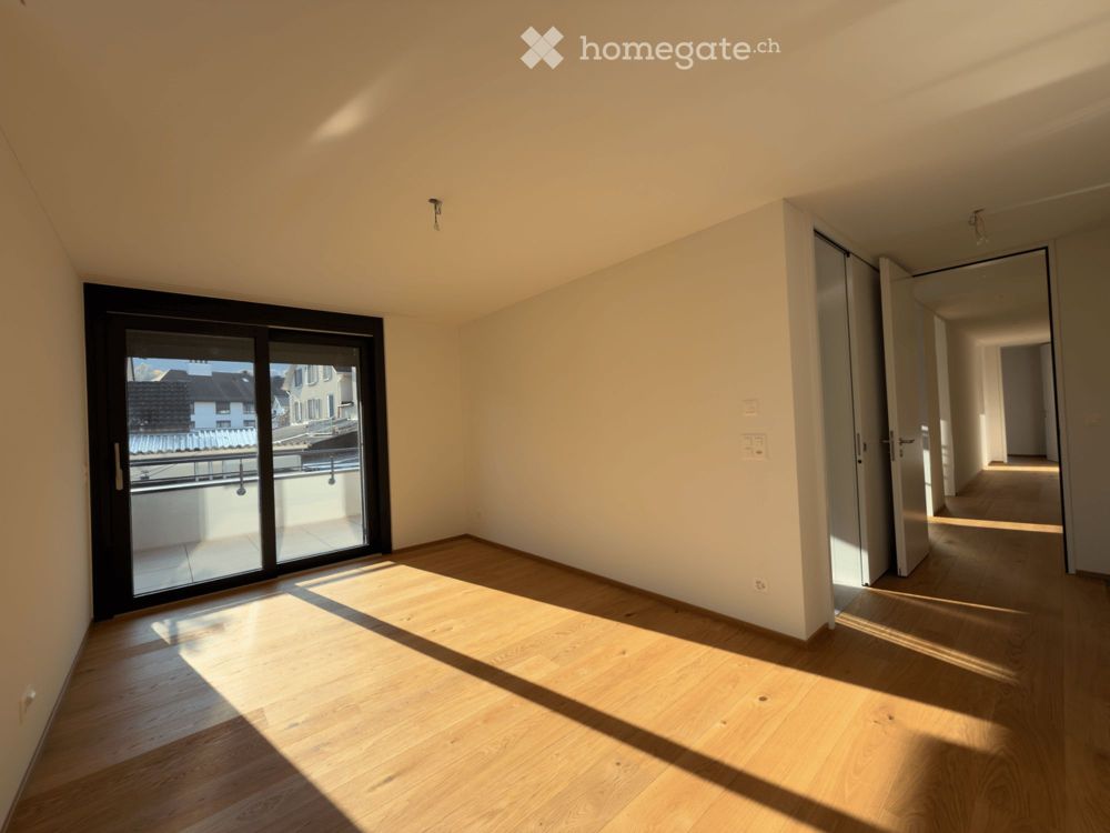 Erstvermietung 5.5-Zimmer-Duplex-Wohnung mit grossem privatem Garten (370m2) mitten in Adliswil - Bild 11