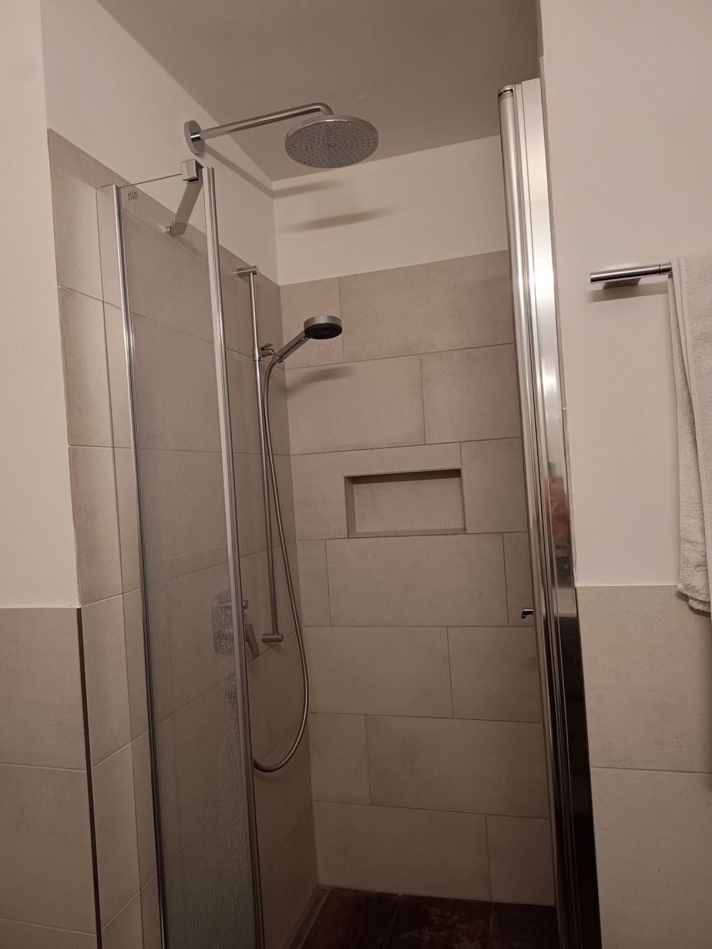 Rent a temporary room with privat bathroom in a shared flat - Bild 8