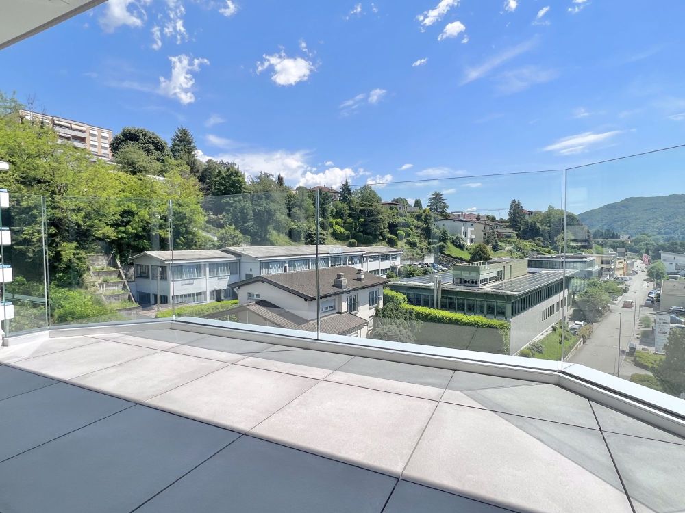 AFFITTASI 3.5 ULTIMO PIANO CON TERRAZZA A MORBIO INFERIORE - Bild 1