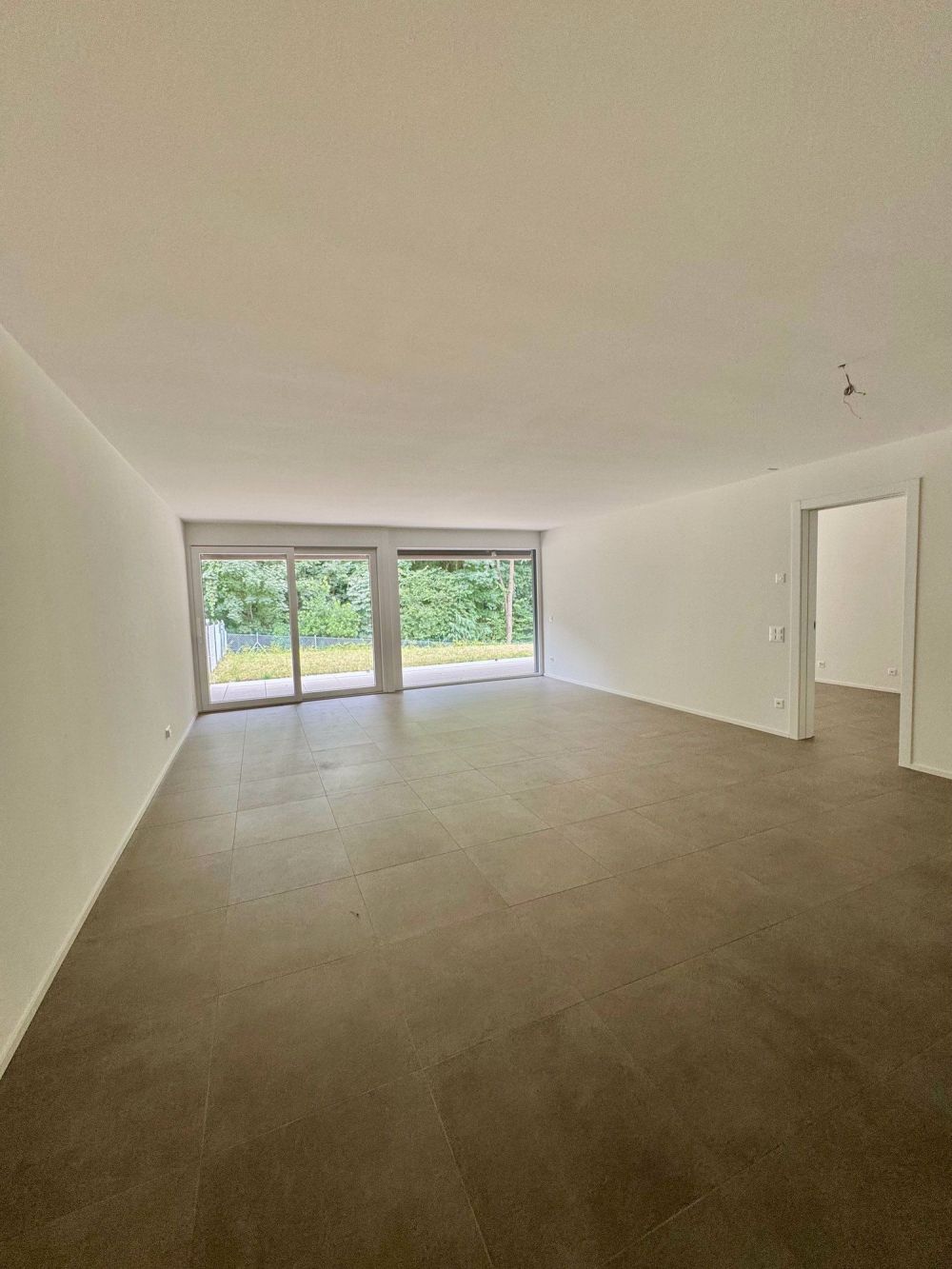 MONTEGGIO 2.5 mit Garten | Miete 1'600 | Nebenkosten 150 | Parkplatz 100 - Bild 2