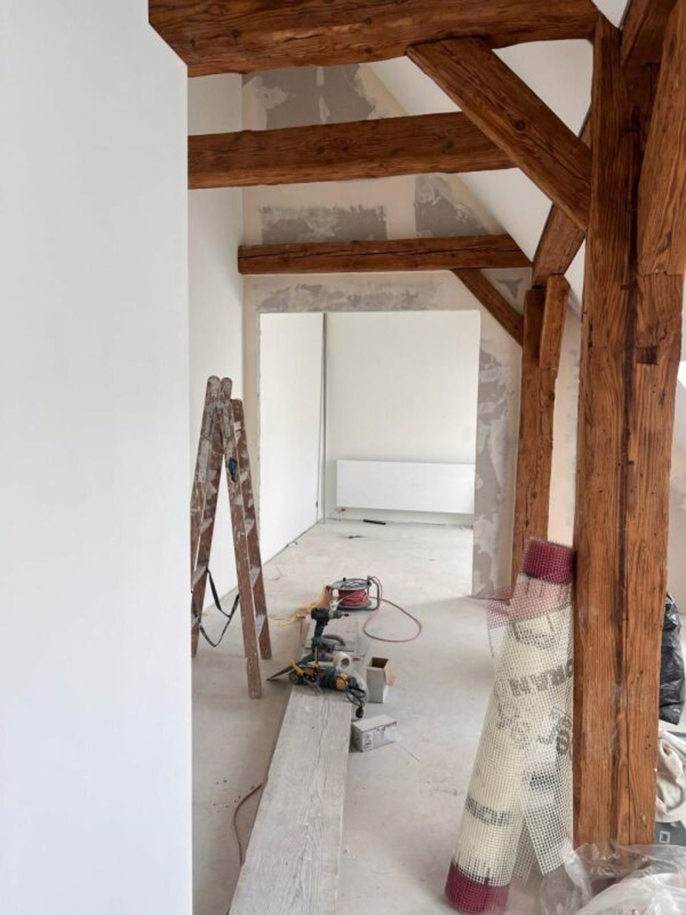 KERNSANIERTE DACHWOHNUNG MIT BALKON - Bild 4
