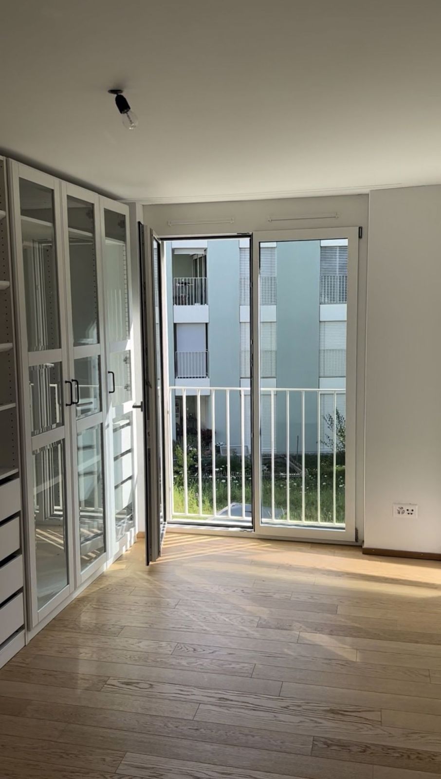 Moderne 4.5 Zimmer Neubau Wohnung in Perlen - Bild 1