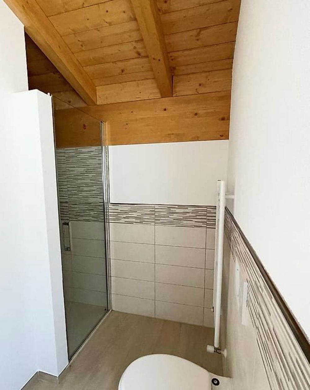 Moderne Villa mit Garten zu vermieten - Bild 5