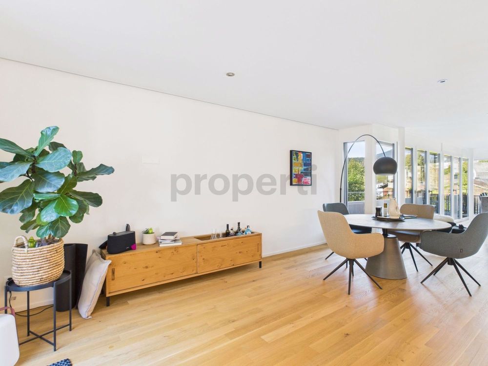 Luxuriöse 3.5-Zimmer-Wohnung in Trin Mulin, GR - Bild 2