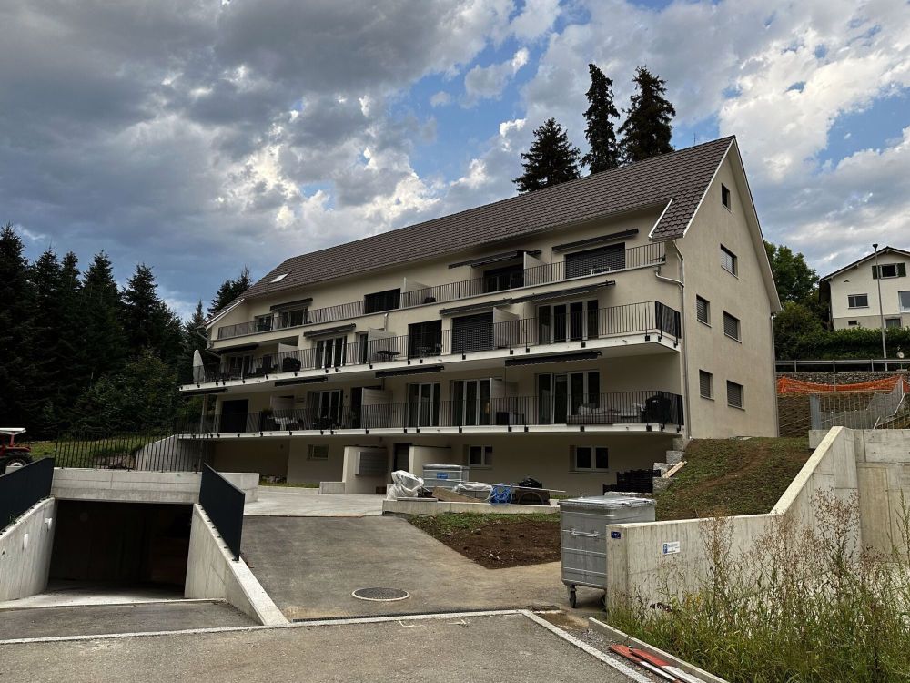 Moderne 2-Zimmer-Galeriewohnung in Hombrechtikon zu vermieten - Bild 2