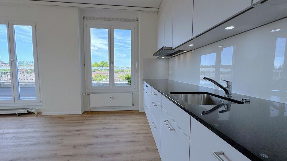 TOP Sanierte Moderne 4.5 Zimmer-Wohnung mit Fantastische Panoramaaussicht auf ganz Bern - Bild 1