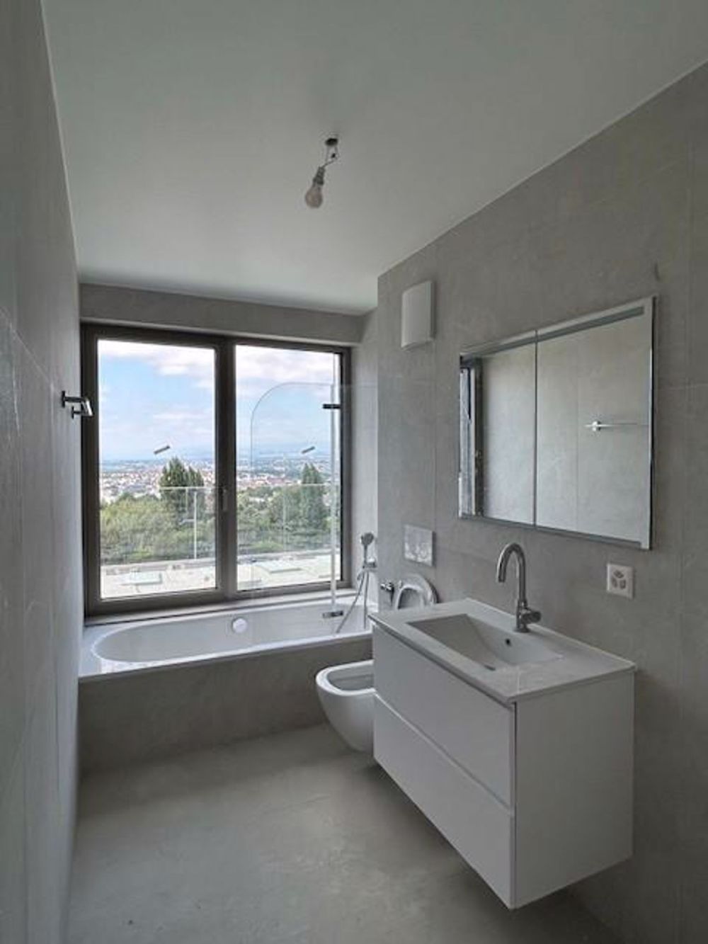 2.5 pièces en attique avec grande terrasse et vue sur le lac - Bild 4