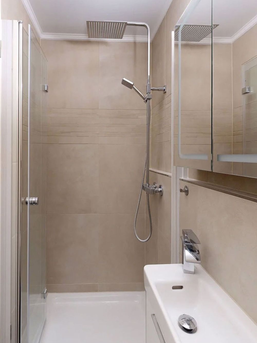Moderne 3.5-Zimmer-Wohnung mit Balkon und Aussenparkplatz - Dusche / WC