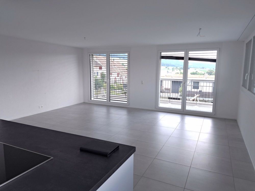 moderne Wohnung mit Balkon an ruhiger Lage mit top Ausbaustandard - Wohnzimmer.jpg