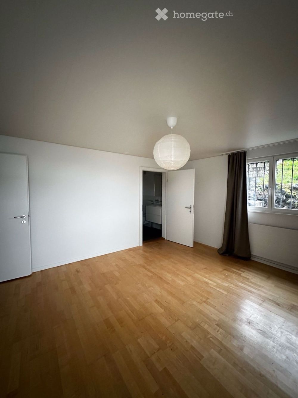 Charmante 1.5-Zimmer-Wohnung mit herrlicher Aussicht (Erstbezug), eigener kleiner Sitzplatz, Sauna - Bild 4